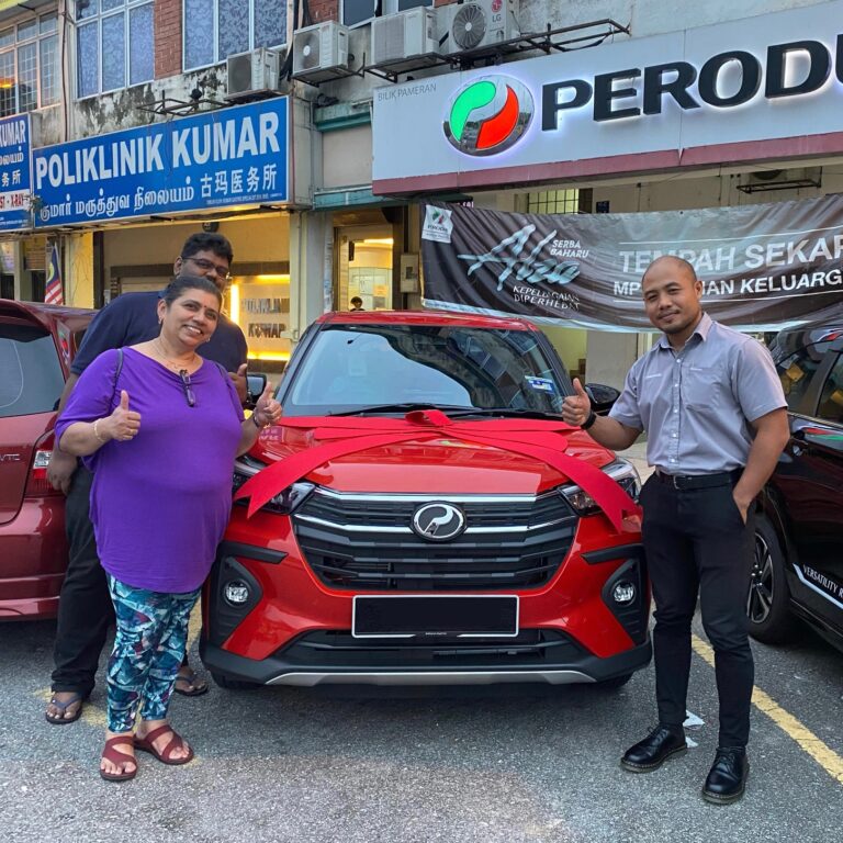 Gambar delivery kereta Perodua bersama customer 10